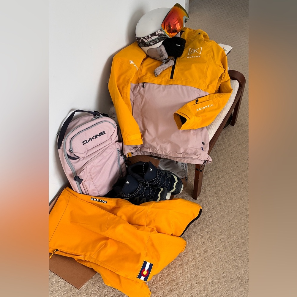 Burton AK Kimmy GORE-TEX 2L Anorak + Burton Reserve Stretch Bib 2025 - Women's